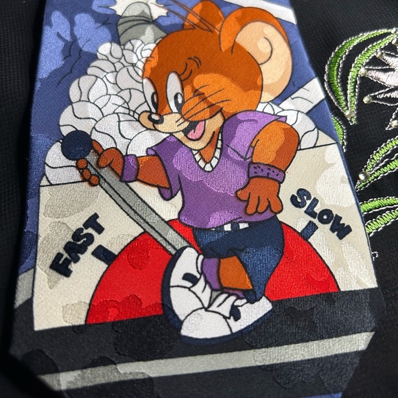 CARTOON CORNER VTG Silk Tom and Jerry tie. No stains or tears. - Picture 4 of 9